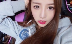 老人脱裤子叫老头玩